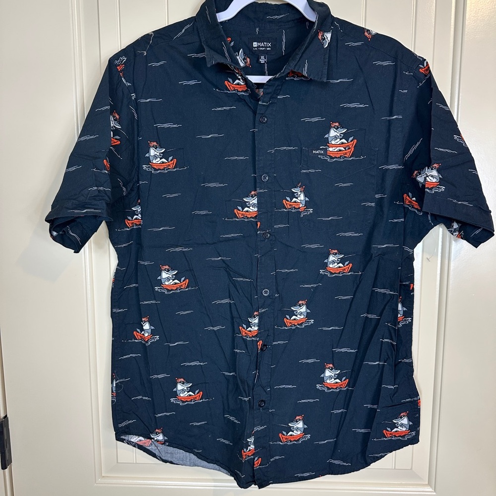 Matix shark‎ fishing blue short sleeve button up shirt sz XL novelty 100% cotton